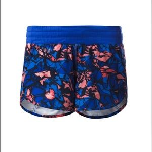 Lululemon Tracker Short / Paint Storm Harbor Blue
